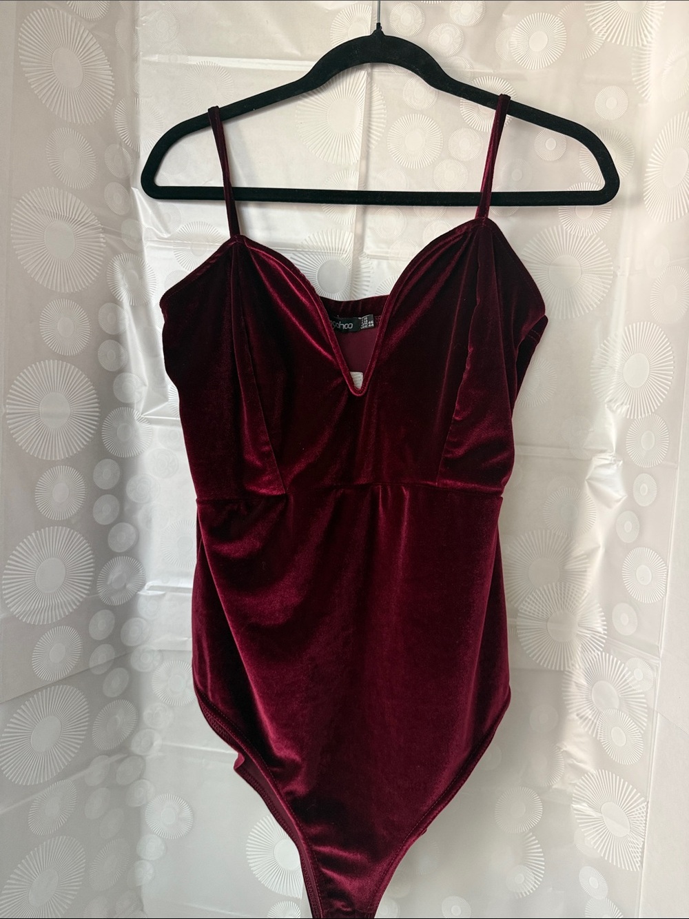 Boohoo Deep Red/Burgundy Velvet V-Neck plunge Bodysuit, size 14